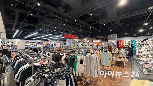 27일 오후 서울 강서구 NC픽스 강서점 매장 입구. [사진=진광찬 기자]