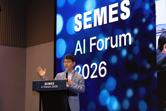 심상필 세메스 대표가 2일 경기 성남시 더블트리 바이 힐튼 판교에서 열린 'SEMES AI Forum 2026'에서 발언하고 있다. [사진=세메스]