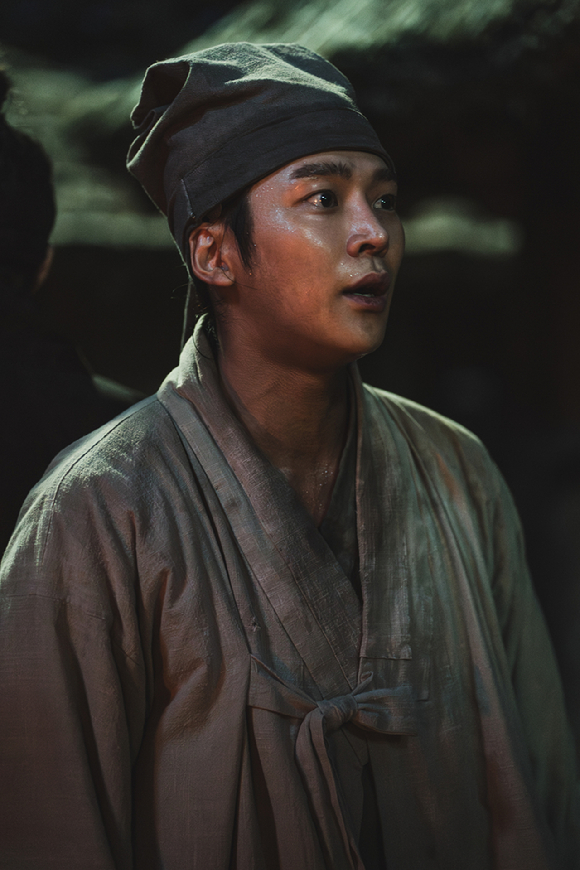 [오늘공개] &apos;탁류&apos; 로운x박서함, 조선 문짝남들의 가슴 시린 과거사