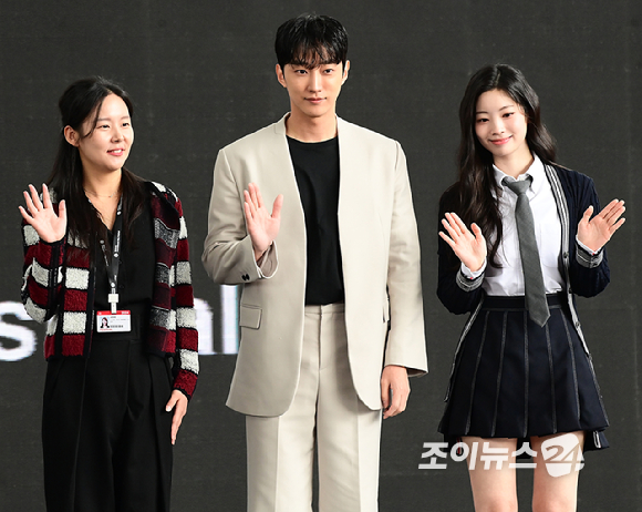 조영명 감독, 트와이스 다현, 진영이 영화 '그 시절, 우리가 좋아했던 소녀' GV에서 관객들을 만나고 있다. [사진=조이뉴스24 DB]