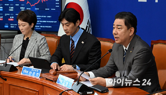 김병기 더불어민주당 당대표 직무대행 겸 원내대표가 7일 국회에서 열린 최고위원회의에서 발언을 하고 있다. [사진=곽영래 기자]