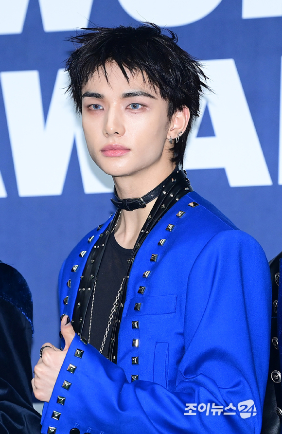 그룹 스트레이 키즈(Stray Kids) 현진이 21일 오후 서울 잠실실내체육관에서 열린 '2025 케이 월드 드림 어워즈'(2025 K WORLD DREAM AWARDS)에 블루카펫 행사에 참석하고 있다. [사진=정소희 기자]