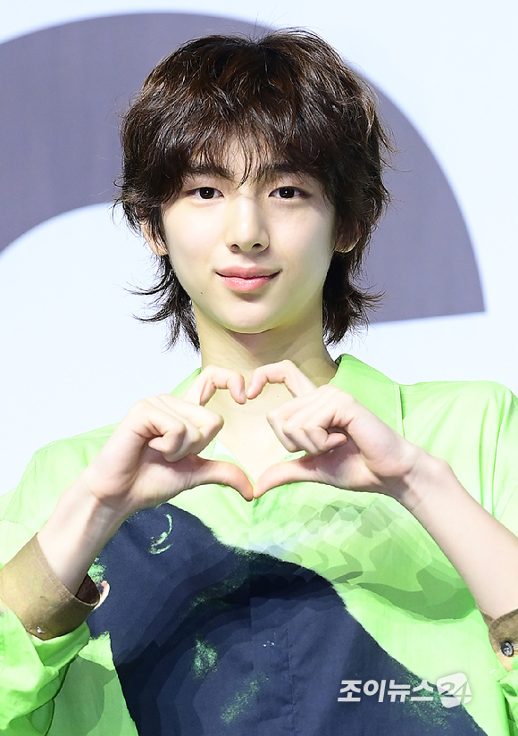 그룹 코르티스 주훈이 18일 오후 서울 용산구 블루스퀘어에서 열린 코르티스(CORTIS) 데뷔 쇼케이스 '컬러 아웃사이드 더 라인스'(COLOR OUTSIDE THE LINES)에 참석하고 있다. [사진=정소희 기자]