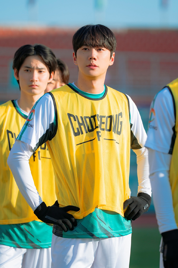 배우 이준영이 JTBC 드라마 '신입사원 강회장'에서 열연하고 있다. [사진=SLL, 코퍼스코리아]