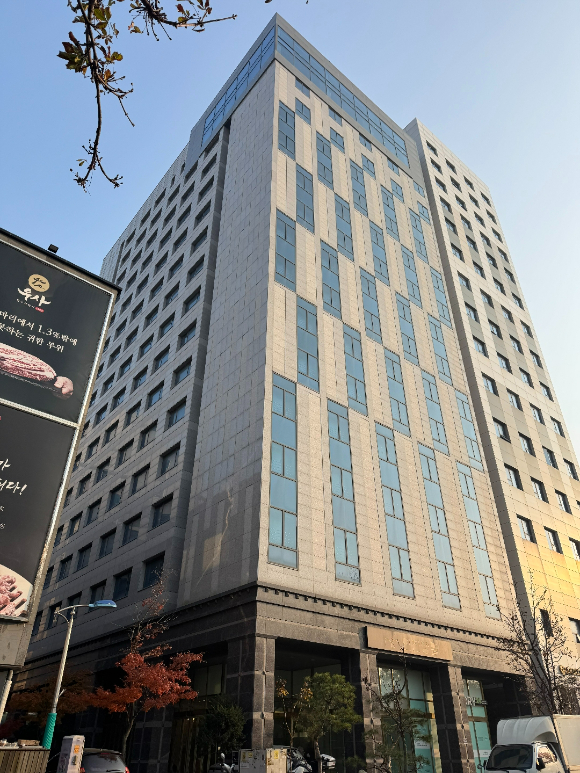  청년특화 상생형 공공기숙사인 '인천생활' 전경. [사진=LH]