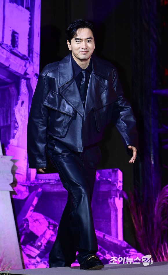 배우 이진욱이 17일 오전 서울 종로구 JW 메리어트 동대문에서 열린 넷플릭스 오리지널 시리즈 '스위트홈 시즌3' 제작발표회에 참석하고 있다. [사진=정소희 기자]