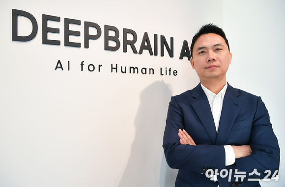 장세영 딥브레인 AI 대표가 2일 서울 강남구 역삼동 딥브레인 AI 사옥에서 아이뉴스24와 인터뷰를 하고 있다. [사진=곽영래 기자]