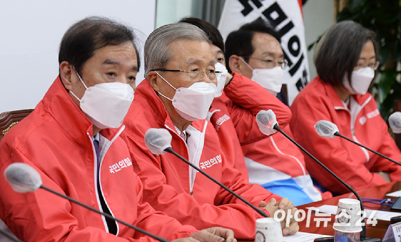 국민의힘 김종인 총괄선거대책위원장이 20일 서울 여의도 국회에서 열린 중앙선거대책위원회의에서 발언하고 있다. [사진=김성진 기자]