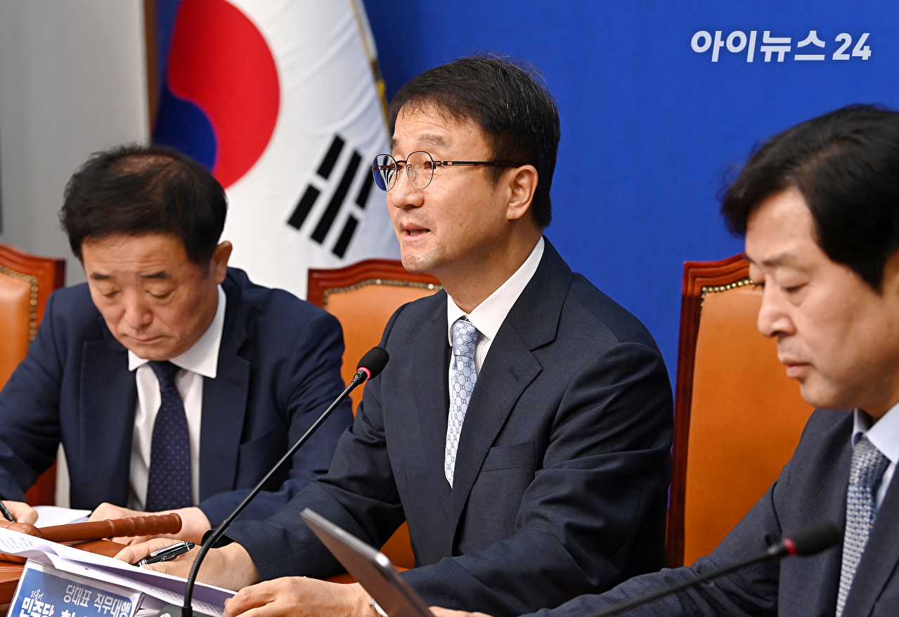 한병도 더불어민주당 당대표 직무대행 겸 원내대표가 10일 서울 여의도 국회에서 열린 최고위원회의에서 발언하고 있다. [사진=곽영래 기자]