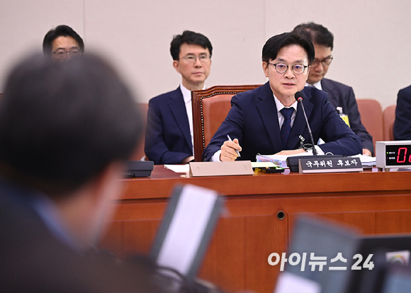 김정관 산업통상자원부 장관 후보자가 17일 오전 서울 여의도 국회 산업통상자원중소벤처기업 위원회 전체회의에서 열린 인사청문회에서 질의에 답변하고 있다. [사진=곽영래 기자]
