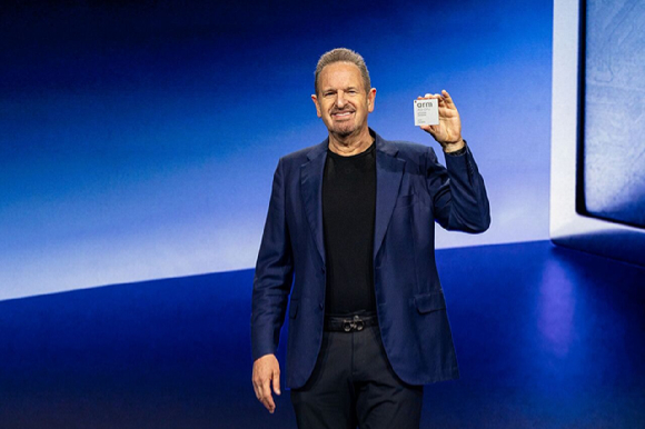 Arm이 새롭게 출시한 'AGI CPU' 실물. [사진=Arm]