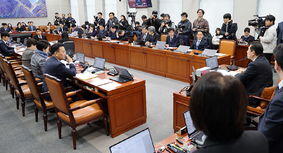 김병기 국회 운영위원장이 3일 서울 여의도 국회에서 열린 운영위원회 전체 회의를 주재하고 있다. 2025.12.3 [사진=연합뉴스]