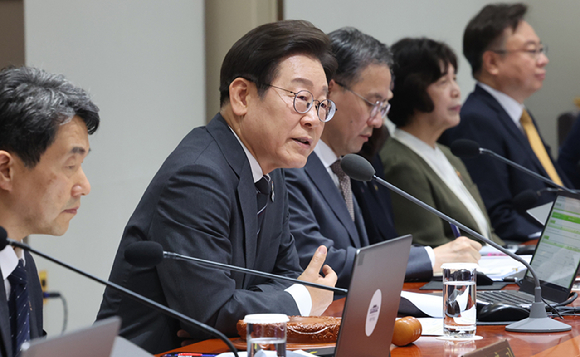 이재명 대통령이 19일 용산 대통령실에서 열린 국무회의에서 발언하고 있다. 2025.6.19 [사진=연합뉴스]