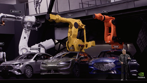 젠슨황 엔비디아 CEO가 16일(현지시간) 미국 캘리포니아주 새너제이에서 개막한 'GTC 2026'서 기조연설을 하고 있다. [사진=연합뉴스]