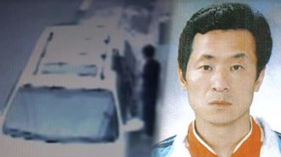미성년자 연쇄 성폭행범 김근식이 내년 출소를 앞둔 가운데, 그의 향후 거처로 지목된 지역 사회가 강한 불만을 표출하고 있다. 사진은 김근식. [사진=인천지방경찰청]