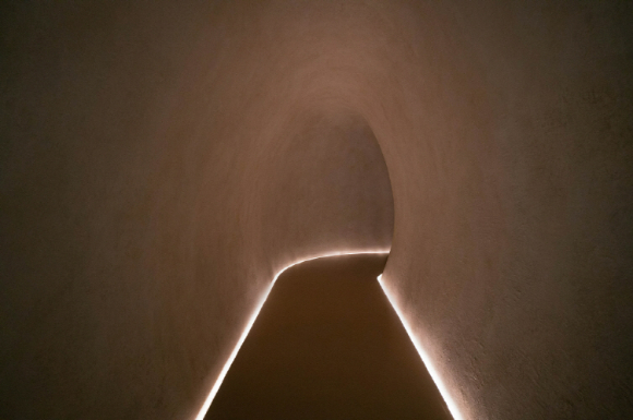 아영FBC의 도심형 체험공간인 '사브서울'의 동굴형 입구. 이곳은 방문자들의 '인증샷' 촬영 장소로 유명하다. [사진=아영FBC]