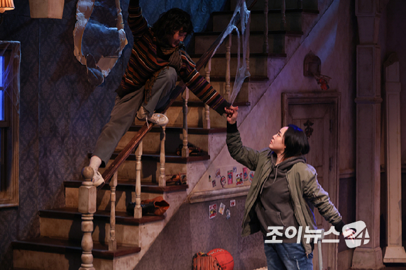 배우 문근영이 19일 오후 서울 종로구 동숭동 대학로티오엠에서 진행된 연극 '오펀스' 프레스콜에 참석해 열연을 펼치고 있다. [사진=문수지 기자]