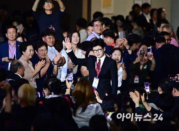 한동훈 당대표 후보가 23일 오후 경기도 고양시 일산서구 킨텍스에서 열린 국민의힘 전당대회에 참석하고 있다. [사진=곽영래 기자]