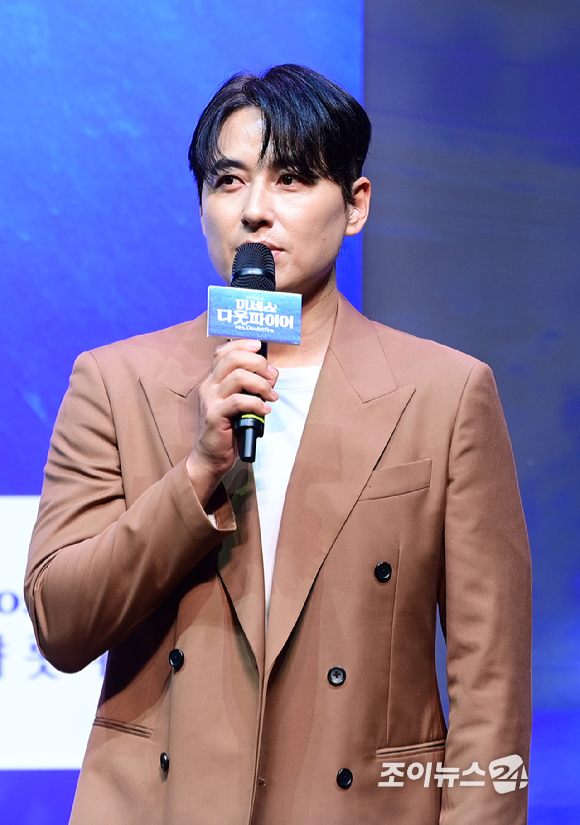 배우 이지훈이 2일 오후 서울 서대문구 이화여자대학교 삼성홀에서 열린 뮤지컬 '미세스 다웃파이어' 제작발표회에 참석하고 있다. [사진=정소희 기자]