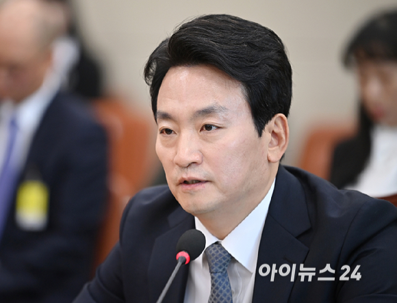 박장범 한국방송공사 사장 후보자가 18일 서울 여의도 국회 과학기술정보방송통신위원회에서 열린 인사청문회에서 질의에 답변하고 있다. [사진=곽영래 기자]