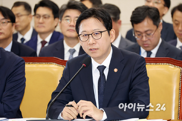 배경훈 부총리 겸 과학기술정보통신부 장관이 6일 서울 여의도 국회에서 열린 과학기술정보통신부 등에 대한 국정감사에서 의원 질의에 답변하고 있다. [사진=곽영래 기자]
