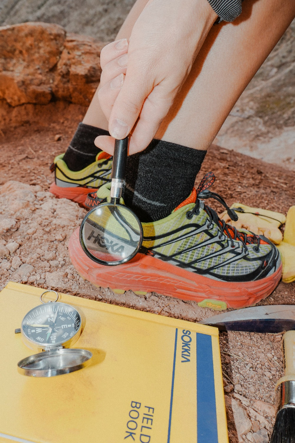 미국 데커스 아웃도어 브랜드 호카가 디자이너 겸 디지털 크리에이터로 활동하고 있는 니콜 맥라플린과 새로운 파트너십을 맺었다. [사진=조이웍스&middot;호카]