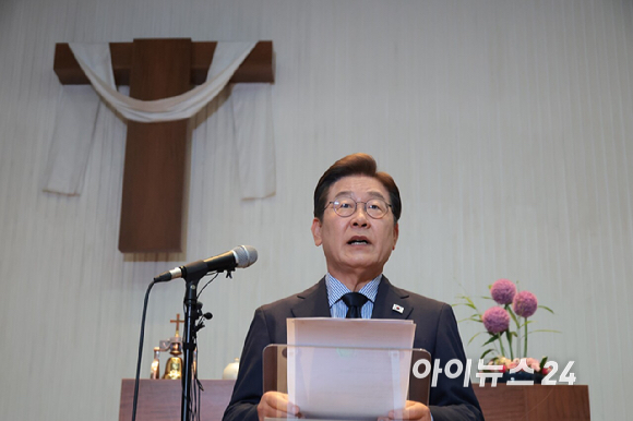이재명 더불어민주당 대선후보가 2일 오후 경기도 성남시 주민교회에서 기자회견을 하고 있다. [사진=곽영래 기자]