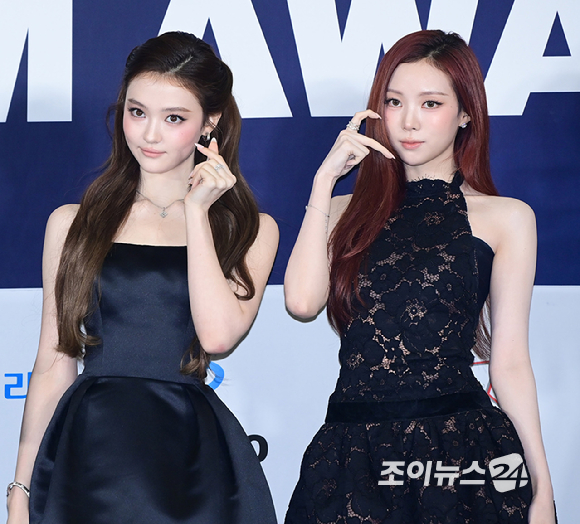 그룹 미야오(MEOVV)가 27일 경기 고양시 킨텍스에서 열린 2026 케이 월드 드림 어워즈(K WORLD DREAM AWARDS)' 블루카펫에 참석하고 있다. [사진=정소희 기자]