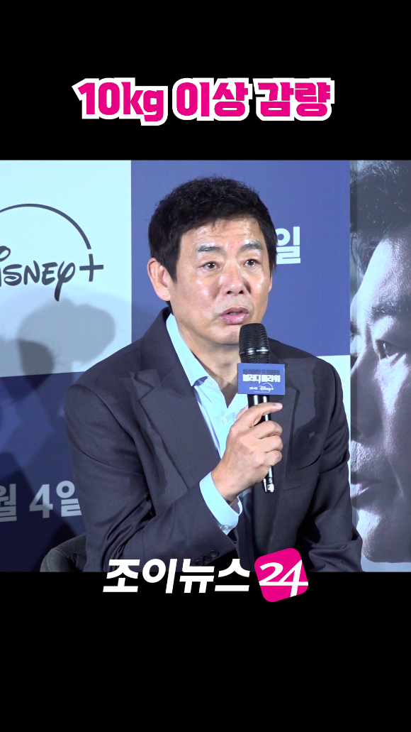 배우 성동일이 지난 27일 오전 서울 용산구 CGV 용산아이파크몰점에서 열린 디즈니+ 오리지널 시리즈 '블러디 플라워' 제작발표회에 참석해 소감을 말하고 있다. [사진=문수지 기자]