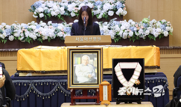 배우 고(故) 이순재의 영결식이 27일 서울 송파구 서울아산병원 장례식장에 엄수됐다. 배우 하지원이 추도사하고 있다. [사진=곽영래 기자]