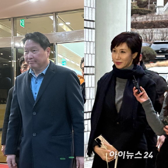 최태원 SK 회장(왼쪽)과 노소영 아트센터 나비 관장. [사진=권서아 기자]