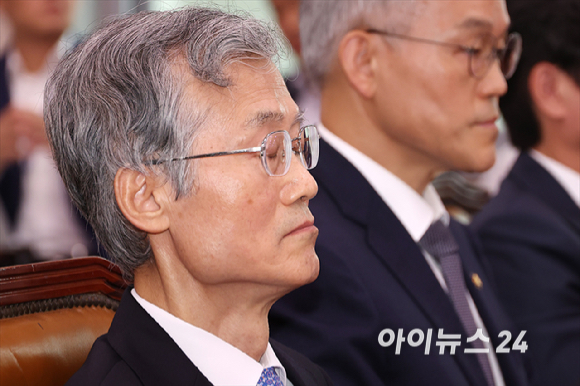 조희대 대법원장이 13일 서울 여의도 국회에서 열린 법제사법위원회의 대법원 등에 대한 국정감사에 출석하고 있다. [사진=곽영래 기자]