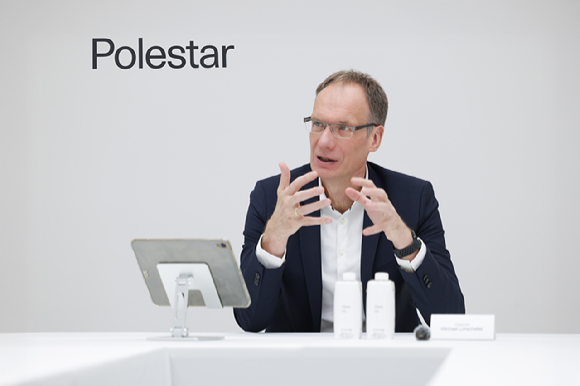 마이클 로쉘러 폴스타 CEO가 20일 서울 용산구 폴스타 서울 스페이스에서 국내 취재진과 인터뷰하고 있다. [사진=한국자동차기자협회]