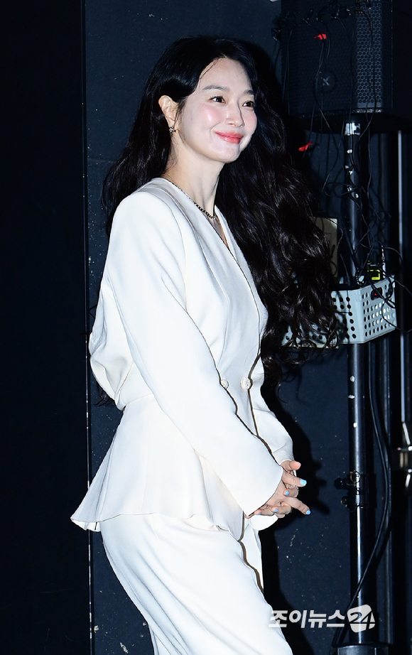 배우 신민아가 15일 서울 용산 CGV 아이파크몰에서 열린 영화 '눈동자'(감독 염지호) 언론시사회에 참석하고 있다. [사진=정소희 기자]