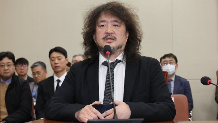 방송인 김어준 씨가 지난해 12월 서울 여의도 국회에서 열린 과학기술정보방송통신위원회 전체 회의에서 발언하고 있다. [사진=연합뉴스]