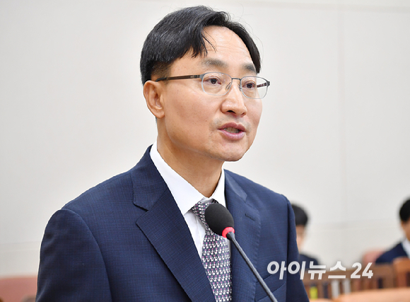 임광현 국세청장 후보자가 15일 서울 여의도 국회 기획재정위원회에서 열린 인사청문회에서 발언하고 있다. [사진=곽영래 기자]