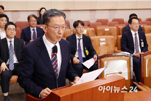 정성호 법무부 장관 후보자가 16일 서울 여의도 국회에서 열린 국회 법제사법위원회 정성호 법무부 장관 후보자 인사청문회에서 모두발언을 하고 있다. [사진=곽영래 기자]