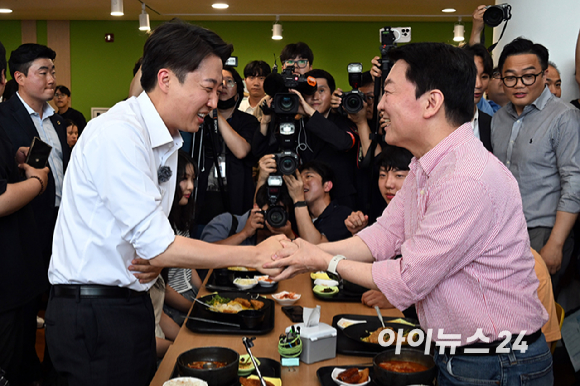 국민의힘 윤재옥 중앙선대위 총괄선거대책본부장이 23일 서울 여의도 국민의힘 중앙당사에서 기자간담회를 하고 있다. [사진=연합뉴스]