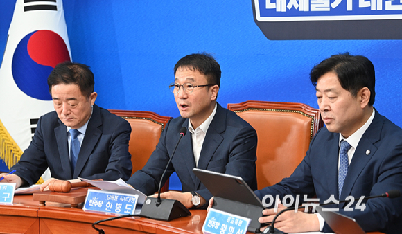 한병도 더불어민주당 당대표 직무대행 겸 원내대표가 14일 서울 여의도 국회에서 열린 최고위원회의에서 발언하고 있다. [사진=곽영래 기자]