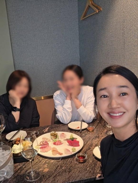 수애 [사진=방선화 원장 SNS]