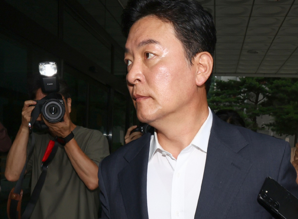 김성훈 전 대통령경호처 차장이 3일 내란특검 조사를 받기 위해 서초구 서울고검으로 들어서고 있다. 2025.7.3 [사진=연합뉴스]