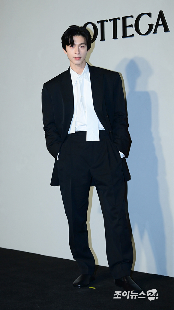 배우 홍경이 28일 오후 서울 성동구 성수동 에스팩토리D동에서 열린 보테가 베네타 2026 여름 프라이빗 뷰 포토콜 행사에 참석하고 있다. [사진=정소희 기자]