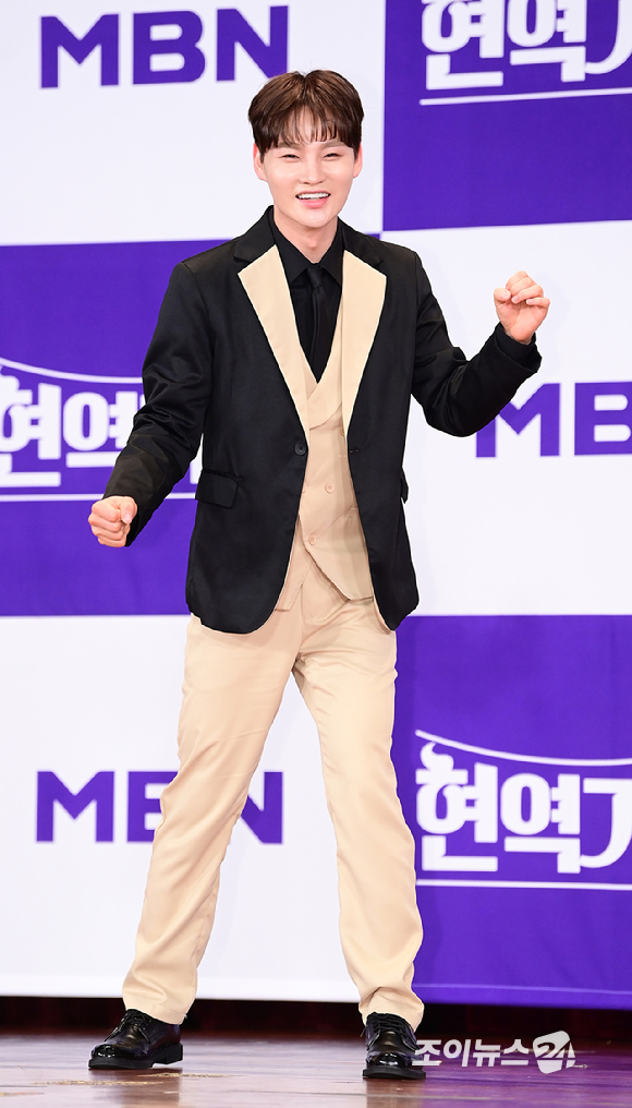 가수 박서진이 12일 오후 서울 마포구 누리꿈스퀘어에서 열린 MBN '현역가왕2' TOP7 기자간담회에서 포즈를 취하고 있다. [사진=정소희 기자]