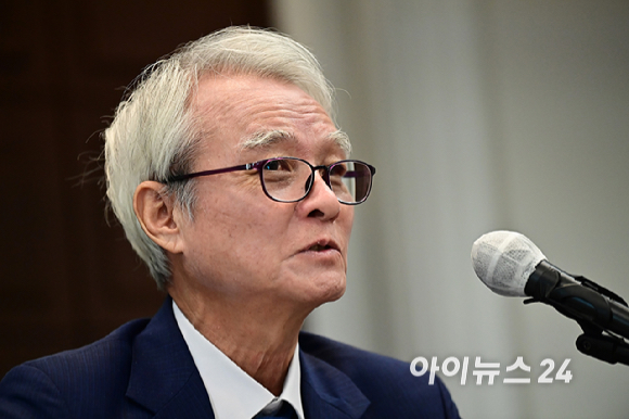 강성두 영풍 사장이 27일 오전 서울 중구 프레스센터에서 열린 영풍 '고려아연 주식 공개매수' 설명 기자간담회에서 발언하고 있다. [사진=곽영래 기자]