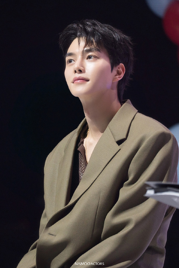 송강, 얼굴천재 복귀 완료⋯전역 후 첫 팬미팅 성료