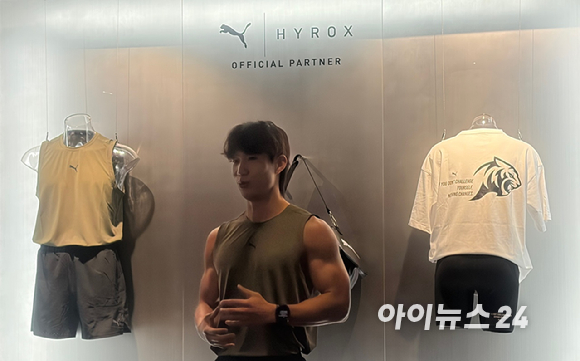 29일 서울 강남구 네드짐에서 열린 푸마 '홍범석 컬렉션' 출시 기념 미디어 행사에서 홍범석이 제품을 소개하고 있다. [사진=진광찬 기자]