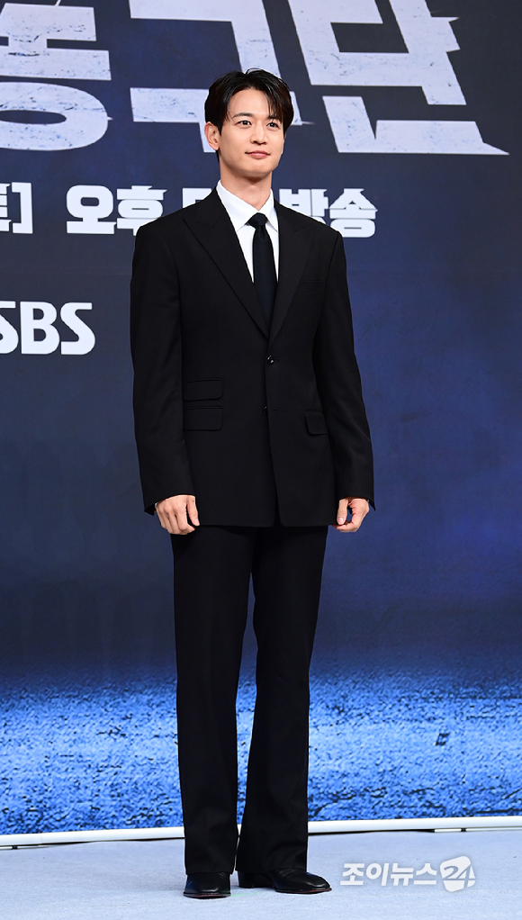 샤이니 민호가 26일 오전 서울 양천구 목동 SBS사옥에서 열린 SBS 새 예능프로그램 '열혈농구단' 제작발표회에 참석하고 있다. [사진=정소희 기자]