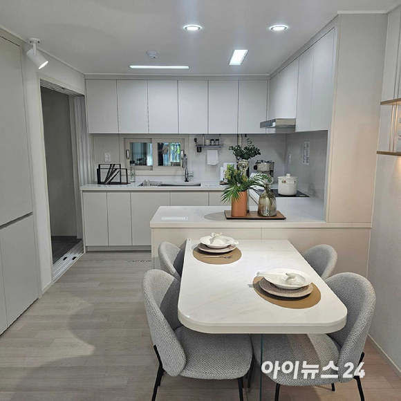 경기 남양주시 별내동에 마련된 남양주왕숙 A-24, B-17블록 견본주택 전경. 2025.11.28 [사진=이효정 기자]