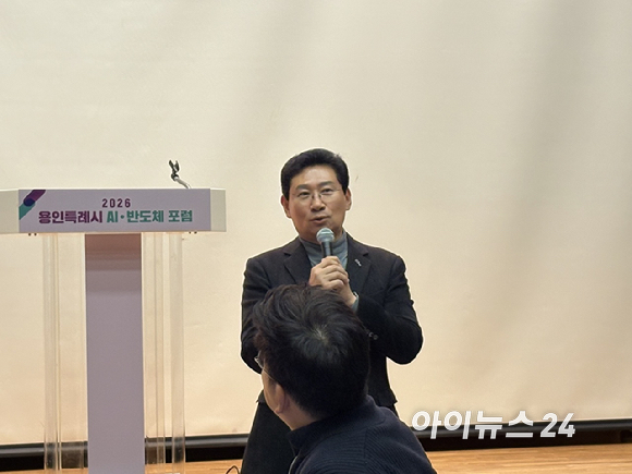 박재근 한양대학교 융합전자공학부 석학 교수 겸 한국반도체디스플레이기술학회장 [사진=권서아 기자]