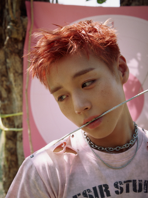 박지훈 첫 번째 싱글 앨범 'RE:FLECT(리플렉트)'의 세 번째 콘셉트 포토 [사진=YY엔터테인먼트]